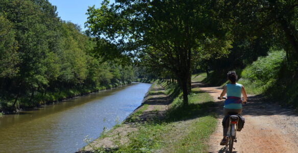 Canal de Nantes à Brest : l&rsquo;itinérance à pied ou à vélo